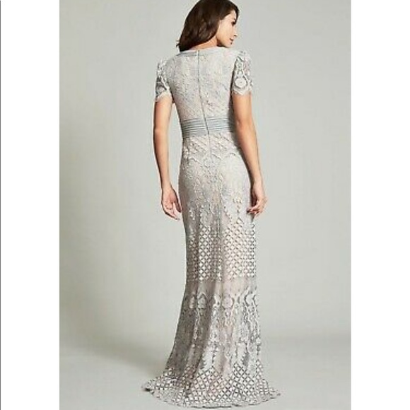 SALE Tadashi Shoji Petite V-Neck Lace Gown - Picture 4 of 8